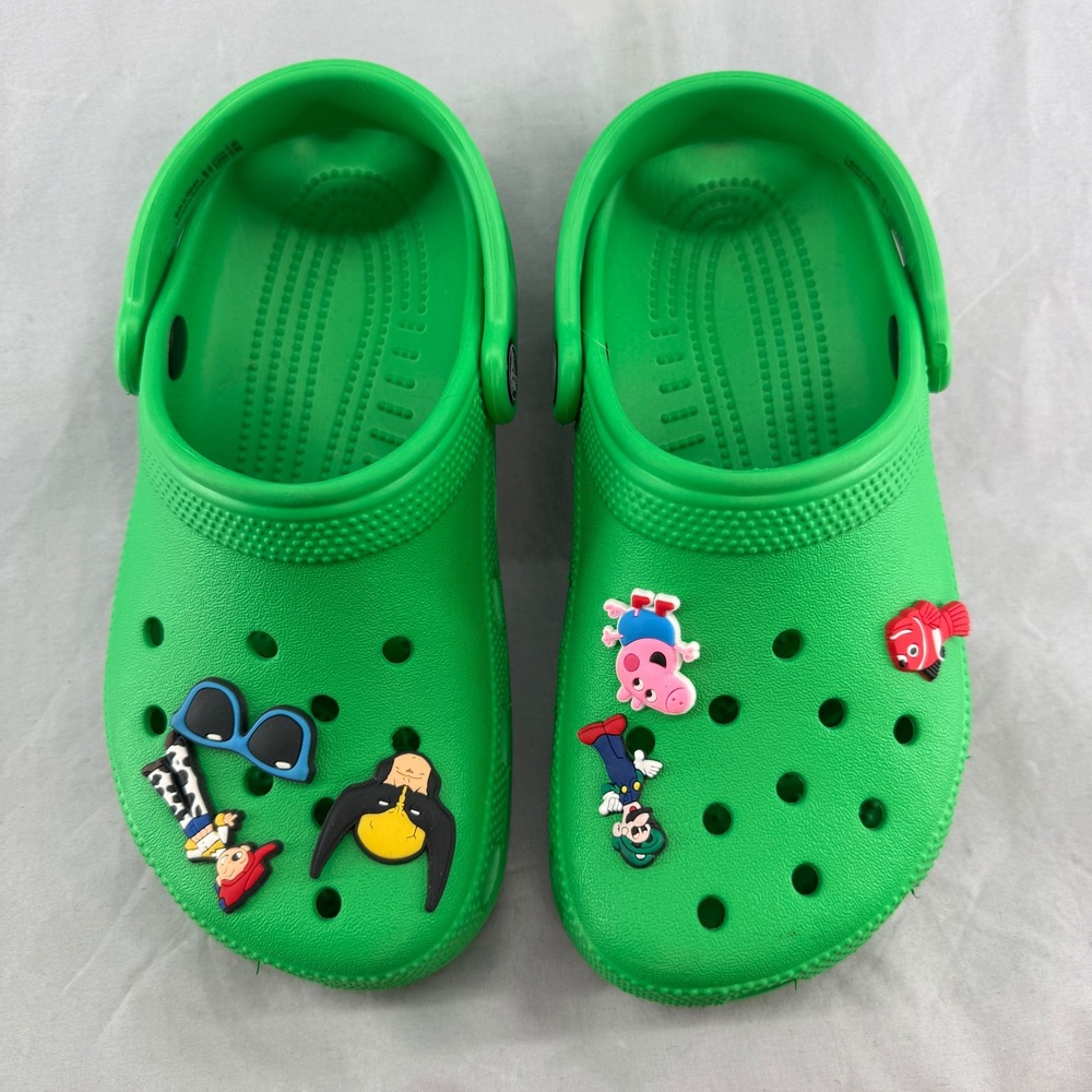 Crocs Classic Clog Green Kids Size M2 W4 With Luigi Wolverine Jessie Charms